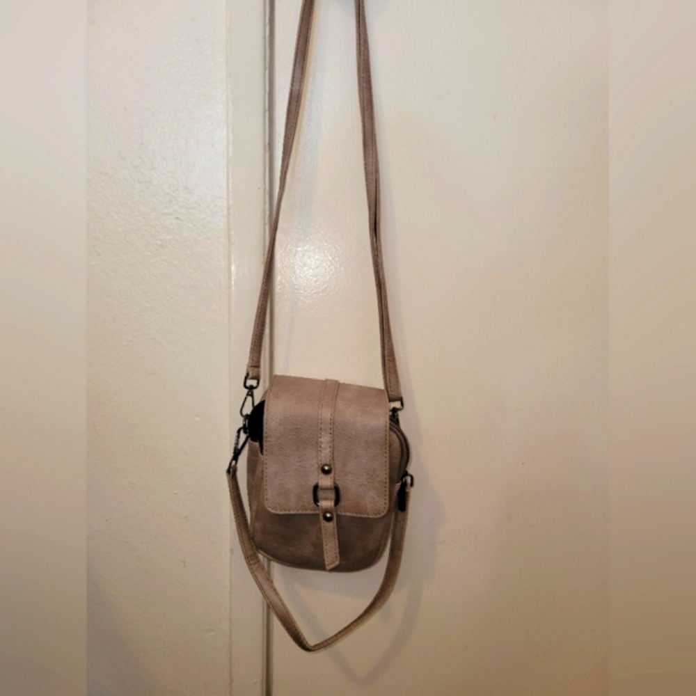 Elegant Tan Crossbody Bag